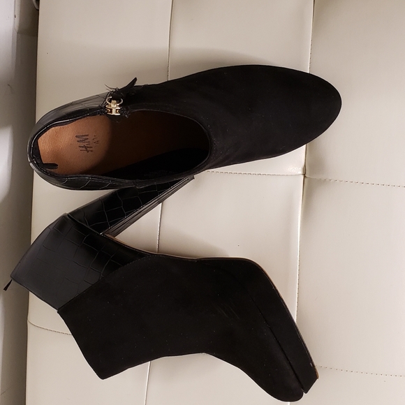 Black Heeled Boots - Picture 4 of 4